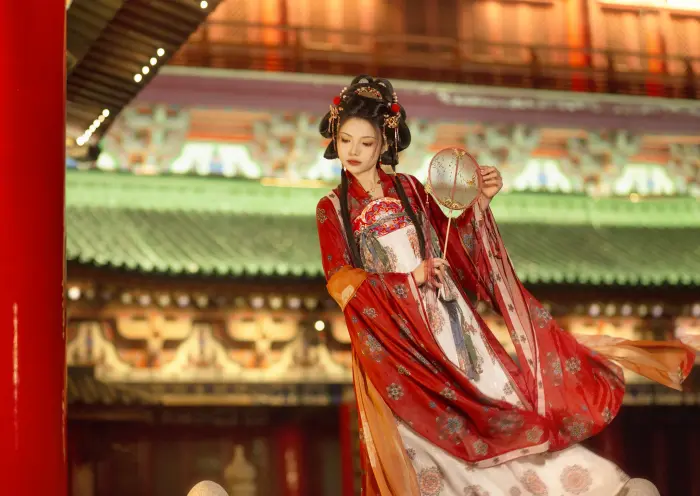 Fashion Imlek 2026: Cheongsam Elegan Dan Hanfu Masa Kini