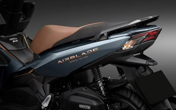 Honda Airblade: Skuter Canggih Dengan Performa Unggul!