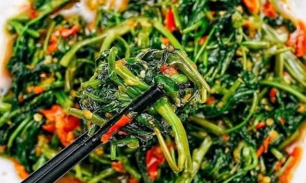 Tumis Kangkung Belacan: Sensasi Pedas Yang Bikin Ketagihan