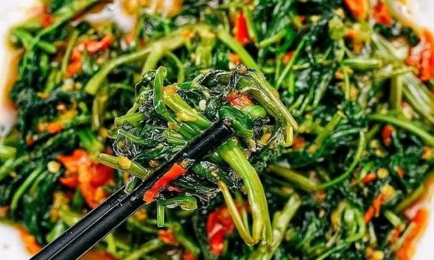 Tumis Kangkung Belacan: Sensasi Pedas Yang Bikin Ketagihan