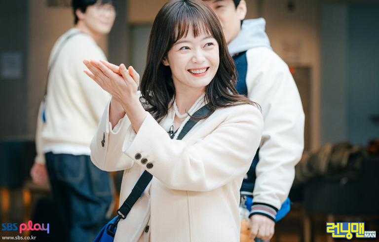 Keluar Running Man, Jeon So Min Umumkan Karier Baru Di Kafe