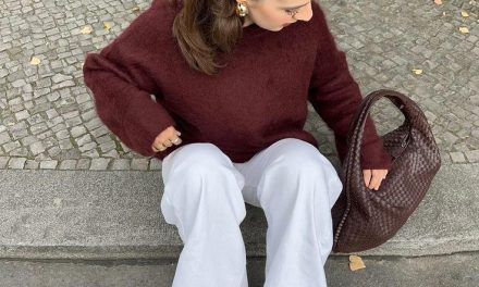 Inspirasi Kombinasi Warna Burgundy Untuk Outfit Dan Ruangan