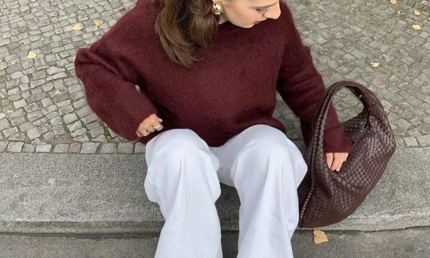 Inspirasi Kombinasi Warna Burgundy Untuk Outfit Dan Ruangan