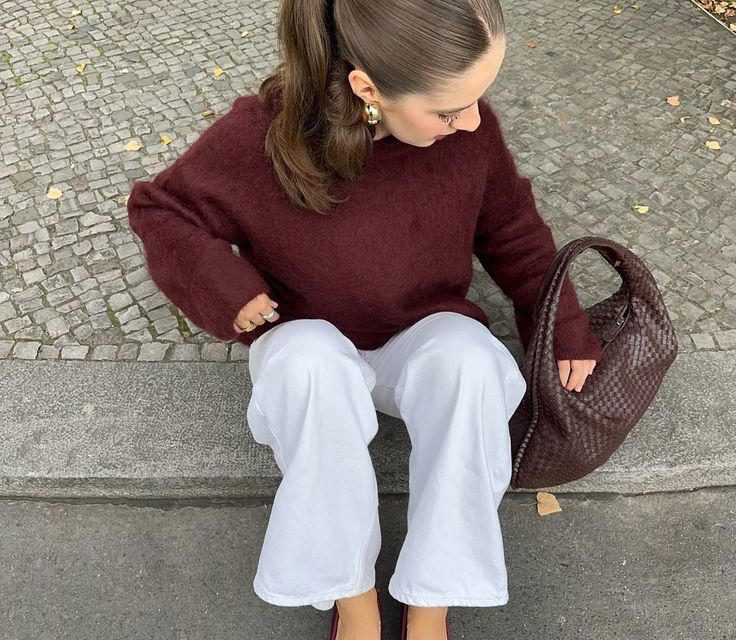 Inspirasi Kombinasi Warna Burgundy Untuk Outfit Dan Ruangan