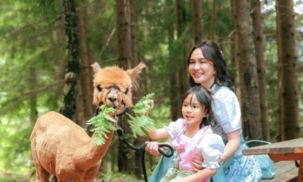 Vibes Eropa Klasik! Shandy Aulia & Claire Tampil Stunning