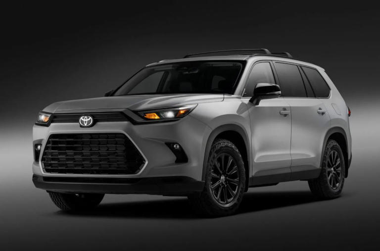 Toyota Grand Highlander Woodland Bawa Suspensi Lebih Tinggi